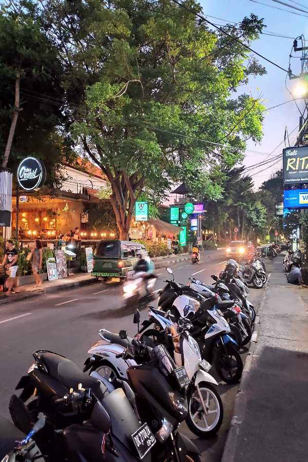 Bars and restaurants in Sanur