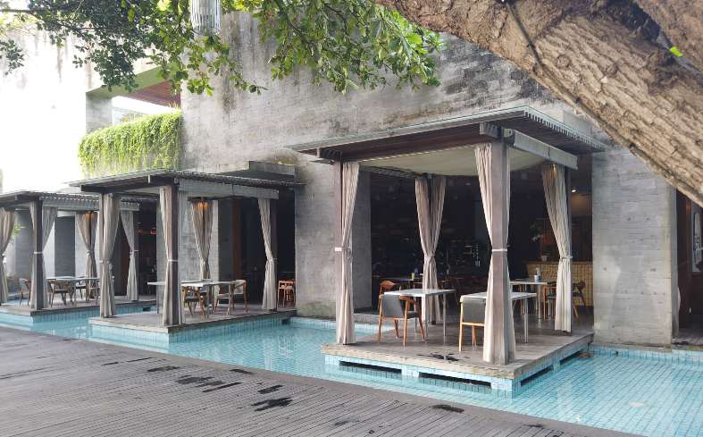 poolside suites at Maya TResort