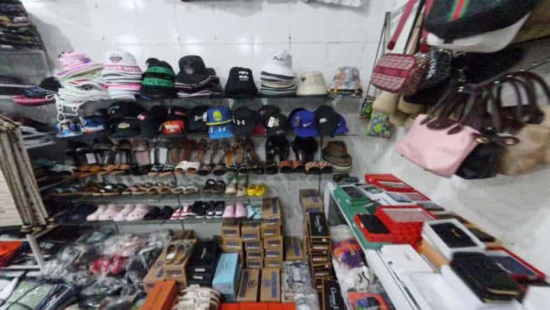 Baruna Beach Market shops