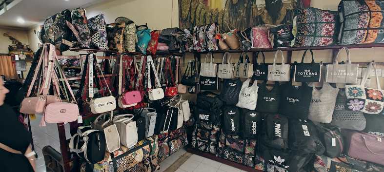 bags available at Sindhu Beach shops