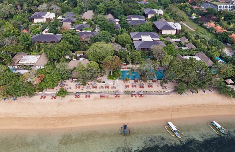 picturesque view of the beachfront at Andaz Resort best for staying in Sanur